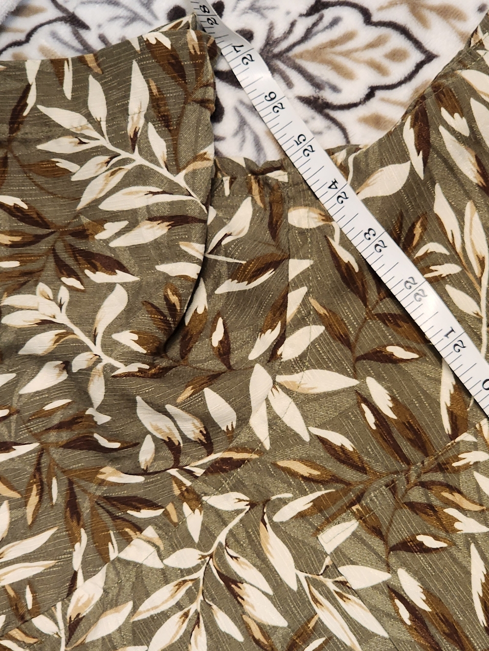 Tasso Elba Olive Short-Sleeve Leaf Print Button-Down Shirt - Picture 5 of 8